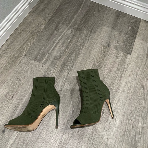 Steve Madden - Picture 3 of 8